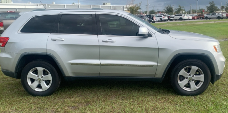 
								2011 Jeep Grand Cherokee Laredo full									