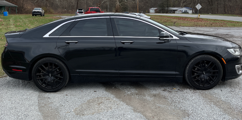 
								2017 Lincoln MKZ Reserve full									