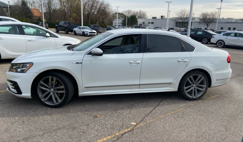 
								2017 Volkswagen Passat R-Line full									