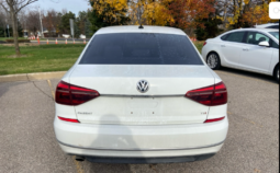 
										2017 Volkswagen Passat R-Line full									