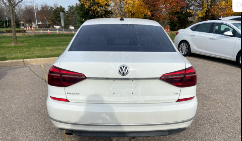 
								2017 Volkswagen Passat R-Line full									