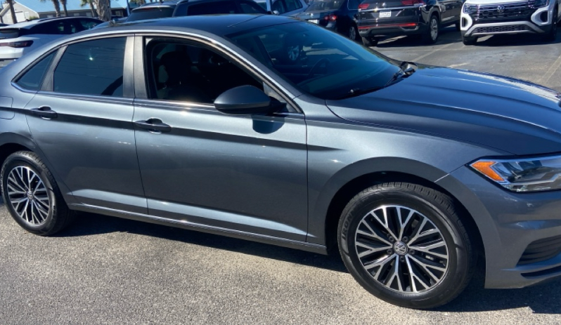 
								2021 Volkswagen Jetta S full									